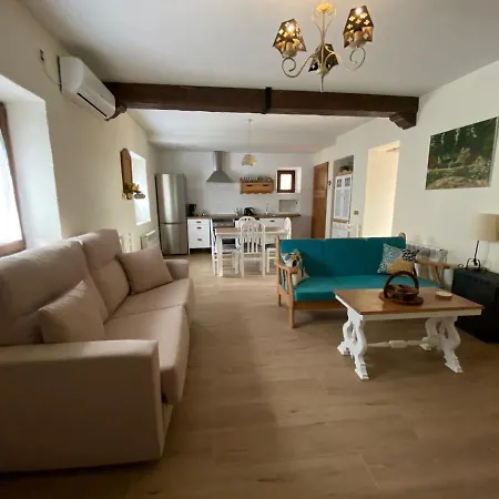 El Naranjo Feriehus Piedralaves